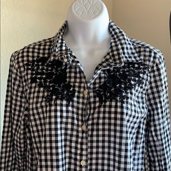 OLD NAVY Floral Embroidered Gingham Button down Size L - Picture 1 of 7